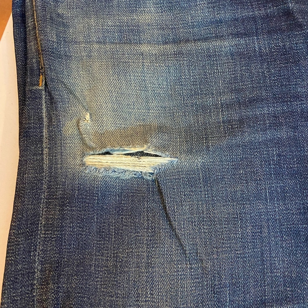 Baldwin Distressed Jeans - Picture 2 of 7
